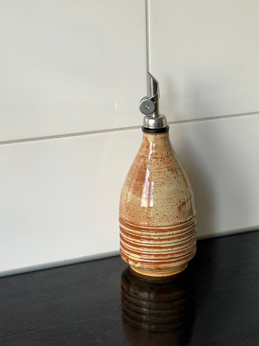 Refillable olive oil bottle 300ml - Shino speckle