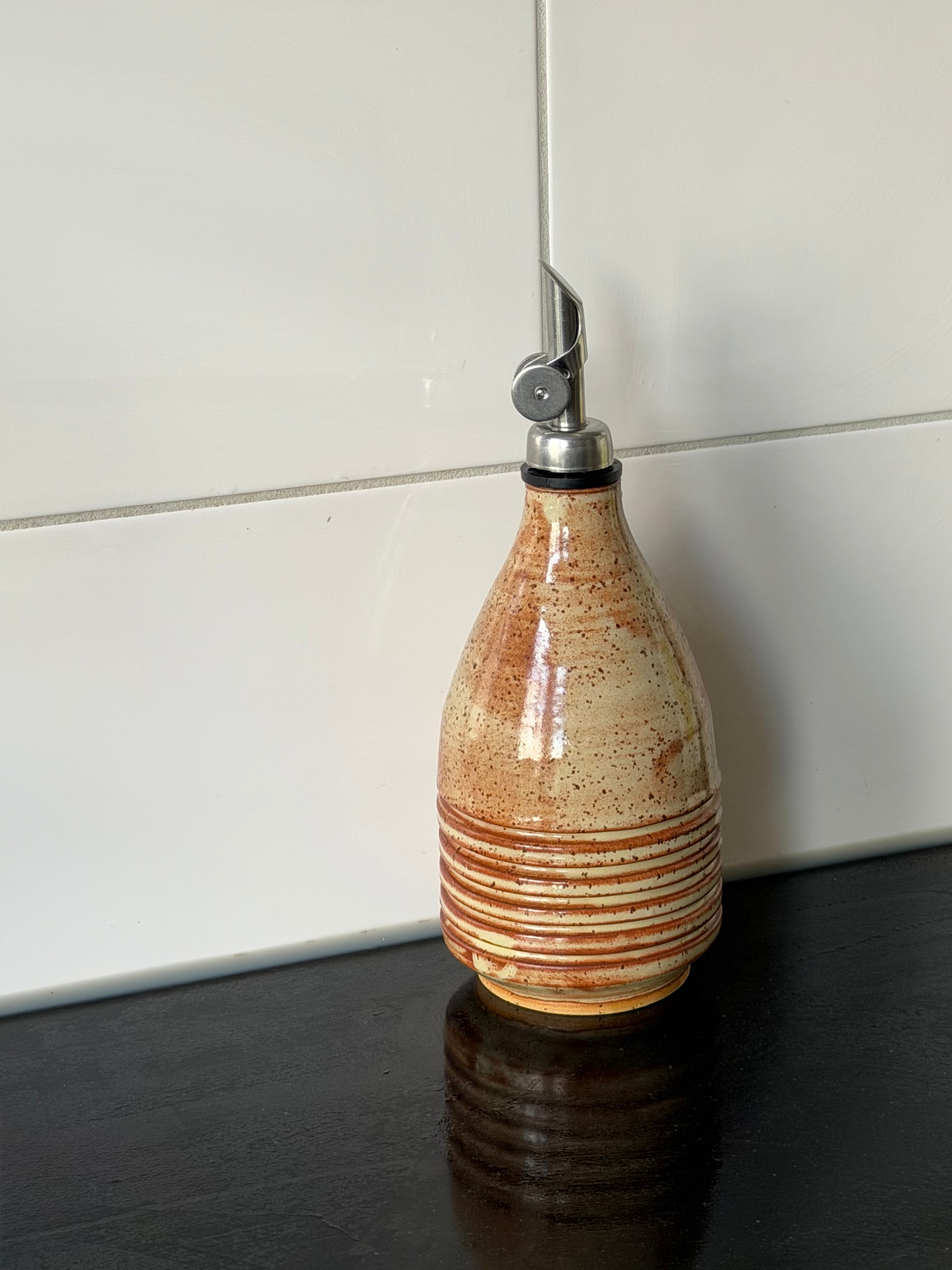 Refillable olive oil bottle 300ml - Shino speckle