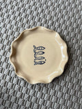 Small wavy fish plate - speckled or beige